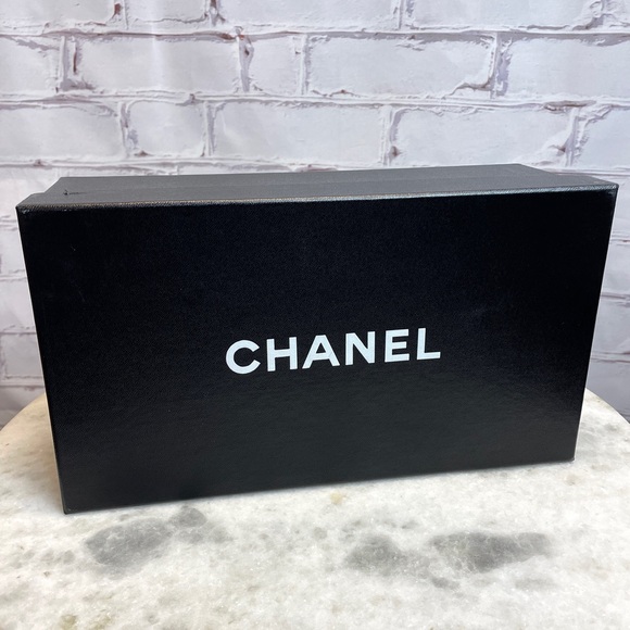Chanel CC Cap Toe Flats - Picture 11 of 11